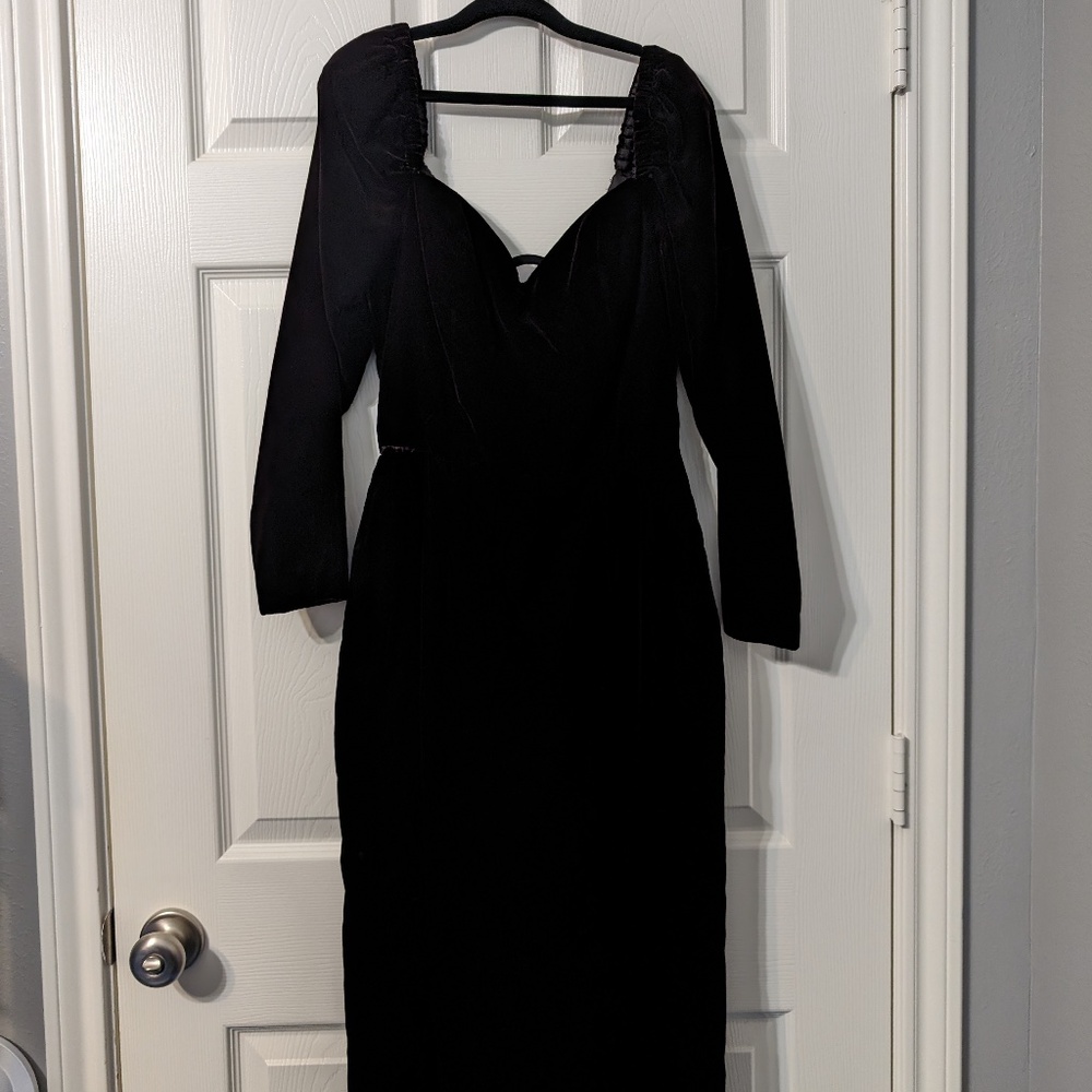 Heidi J Vintage Velvet Purple Formal Lace Up Maxi Dress